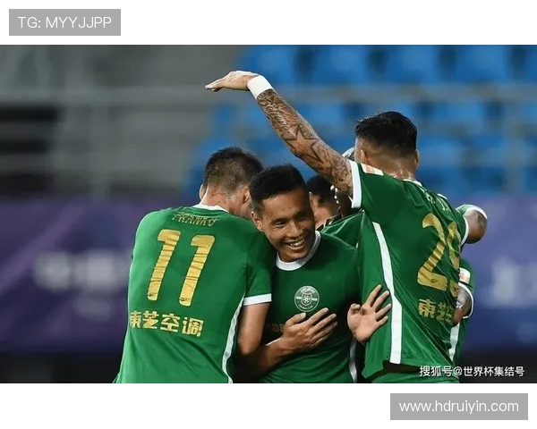 武汉街舞队的区域防守策略解析与舞蹈文化的深度融合探讨 武汉街舞队的区域防守策略解析与舞蹈文化的深度融合探讨