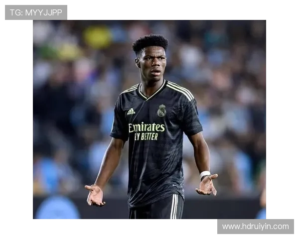 楚阿梅尼:从年轻天才到足球场上的璀璨明星之路 楚阿梅尼:从年轻天才到足球场上的璀璨明星之路