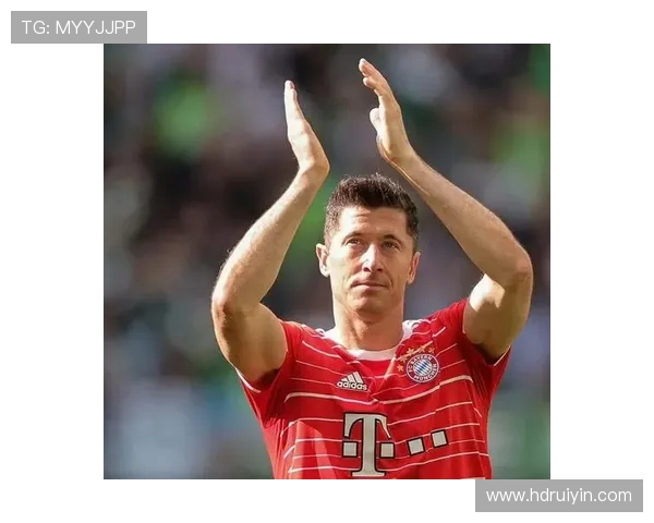 莱万重返安联球场引发拜仁球迷愤怒声讨称其忘恩负义 莱万重返安联球场引发拜仁球迷愤怒声讨称其忘恩负义